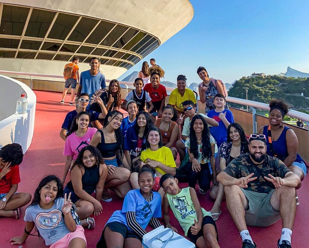 Trabalho voluntário em Niteroi - Casa Reviver